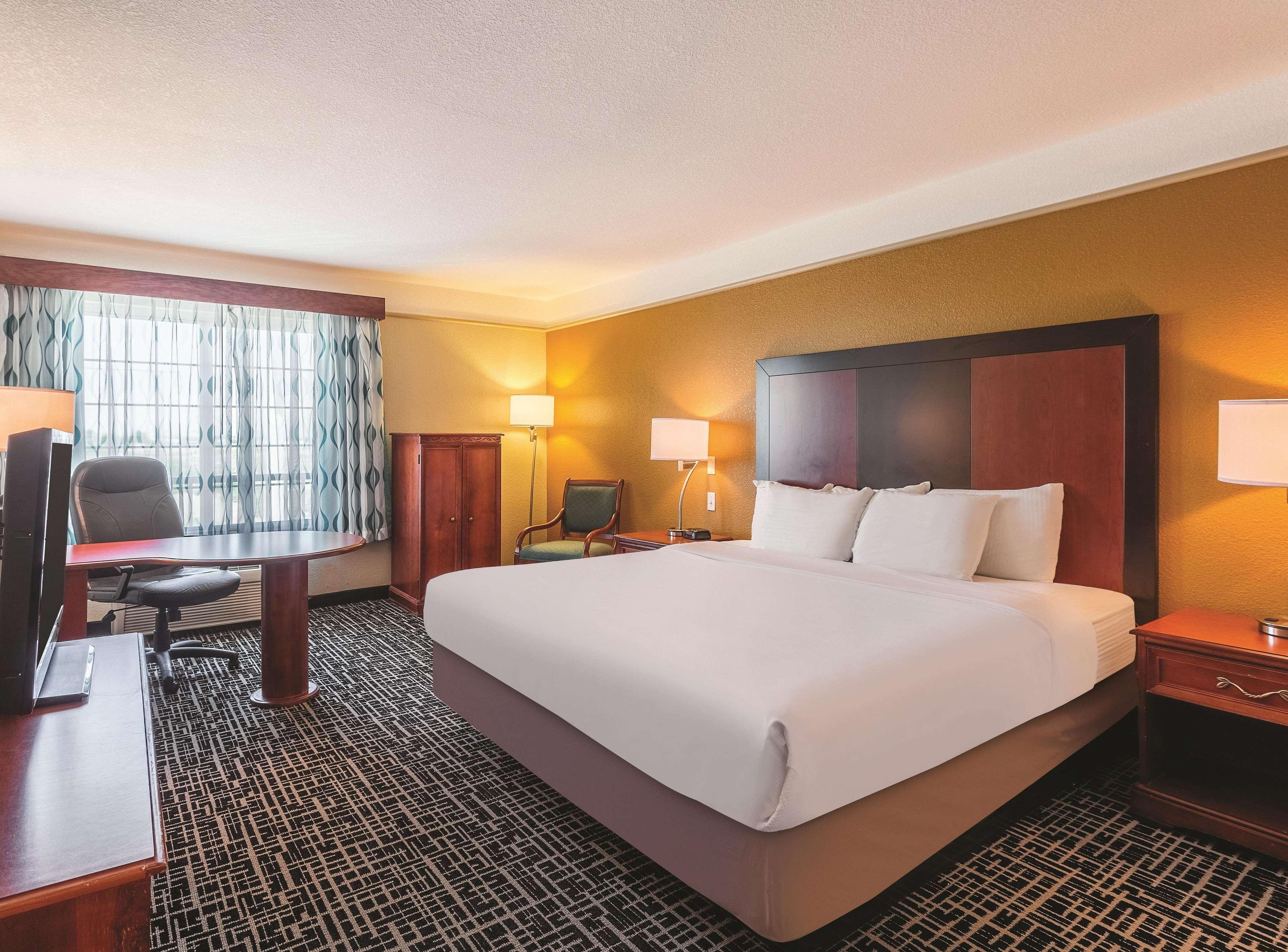 La Quinta By Wyndham Deming Hotel Exterior photo