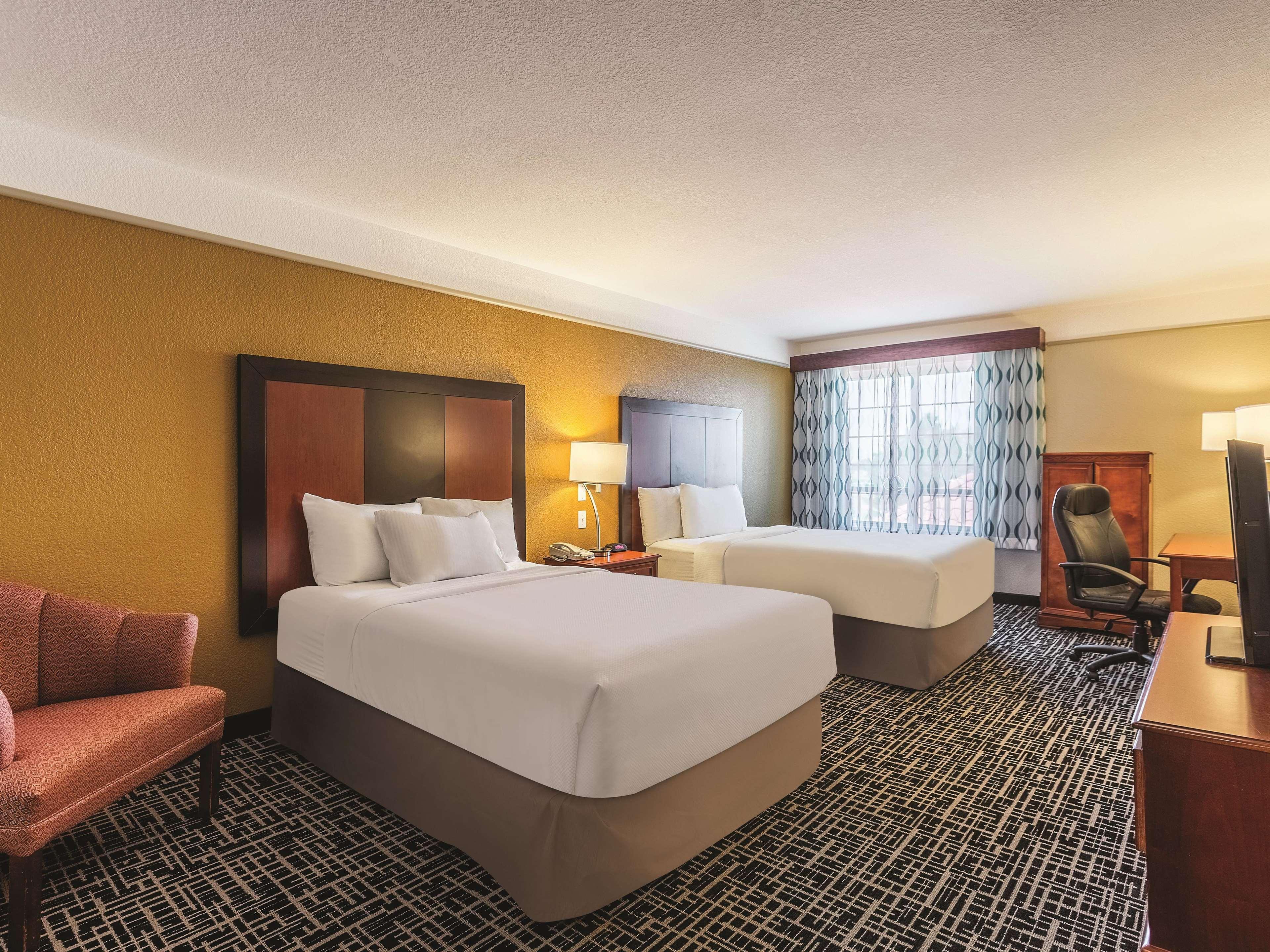 La Quinta By Wyndham Deming Hotel Exterior photo