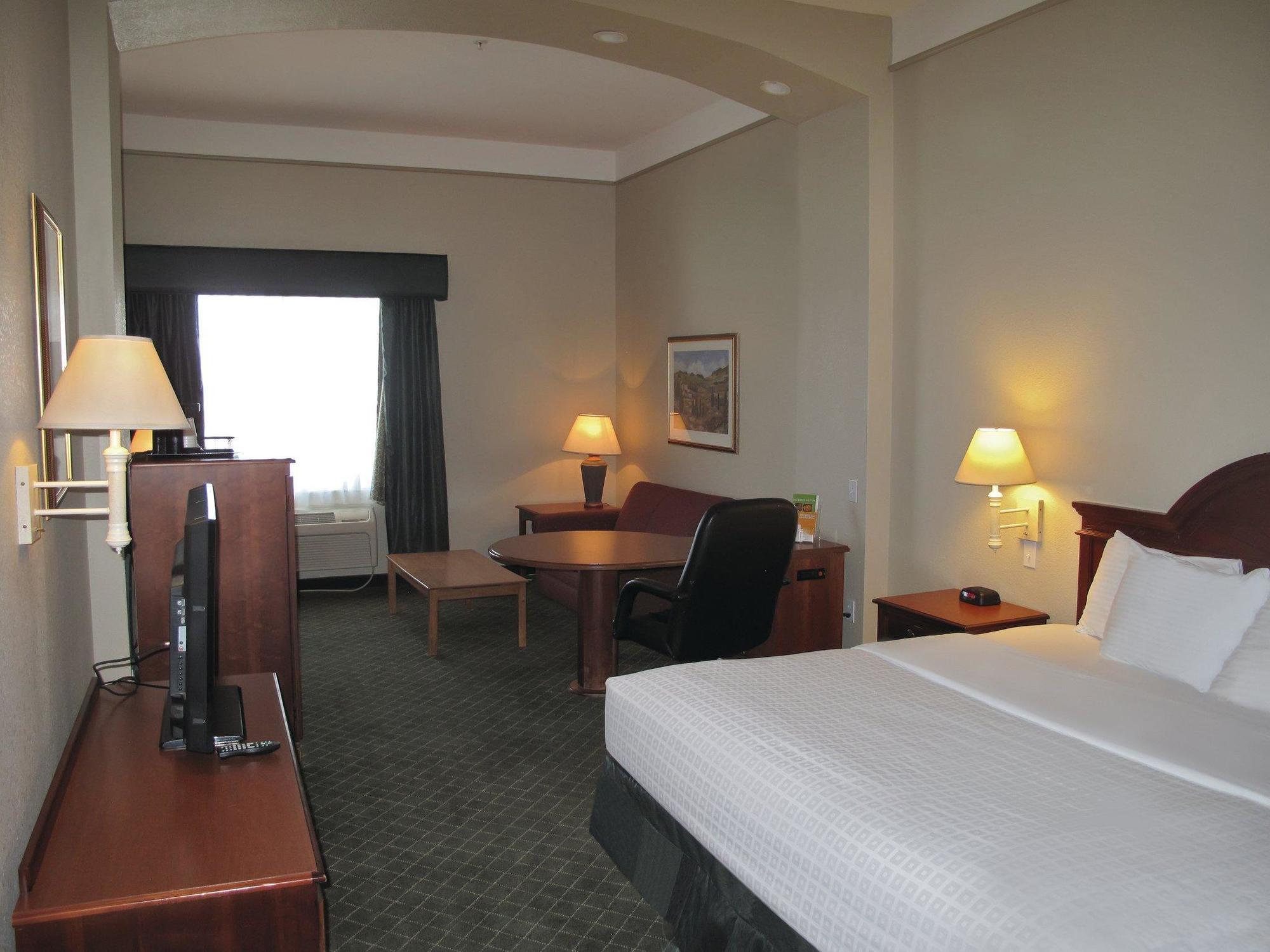 La Quinta By Wyndham Deming Hotel Exterior photo